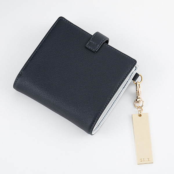 鷺沢文香モデル 財布 11,000円(税別)（C）BANDAI NAMCO Entertainment Inc.