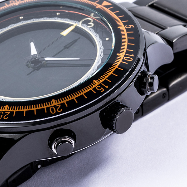 佐藤心モデル 腕時計 19,800円(税別)（C）BANDAI NAMCO Entertainment Inc.