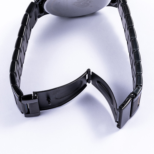 佐藤心モデル 腕時計 19,800円(税別)（C）BANDAI NAMCO Entertainment Inc.