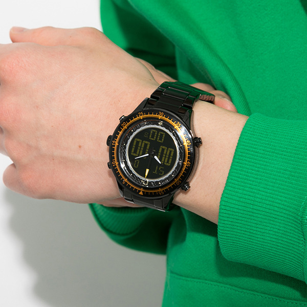 佐藤心モデル 腕時計 19,800円(税別)（C）BANDAI NAMCO Entertainment Inc.