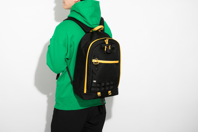 佐藤心モデル バッグ 15,000円(税別)（C）BANDAI NAMCO Entertainment Inc.