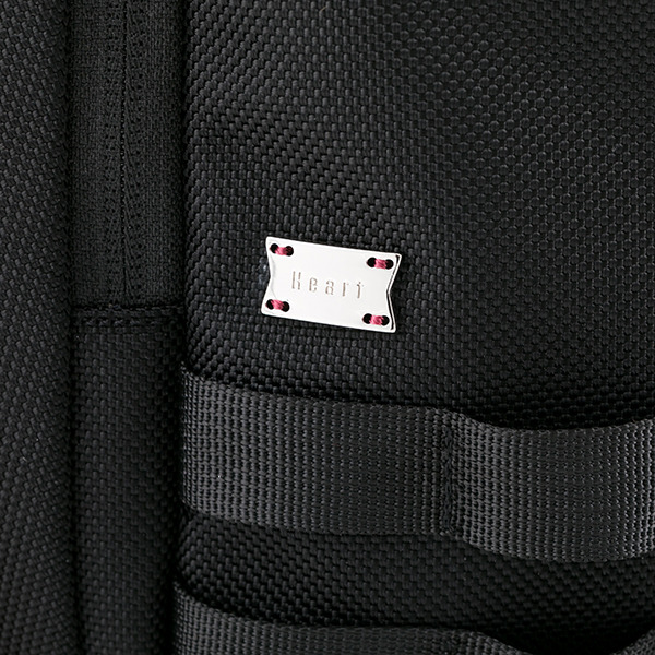 佐藤心モデル バッグ 15,000円(税別)（C）BANDAI NAMCO Entertainment Inc.