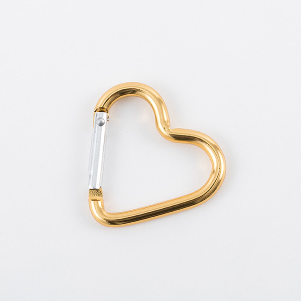 佐藤心モデル バッグ 15,000円(税別)（C）BANDAI NAMCO Entertainment Inc.