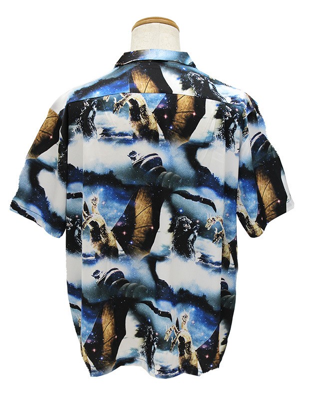 「地球最大の決戦フォトプリントアロハ」9,000円（税抜） (C) TOHO CO., LTD.