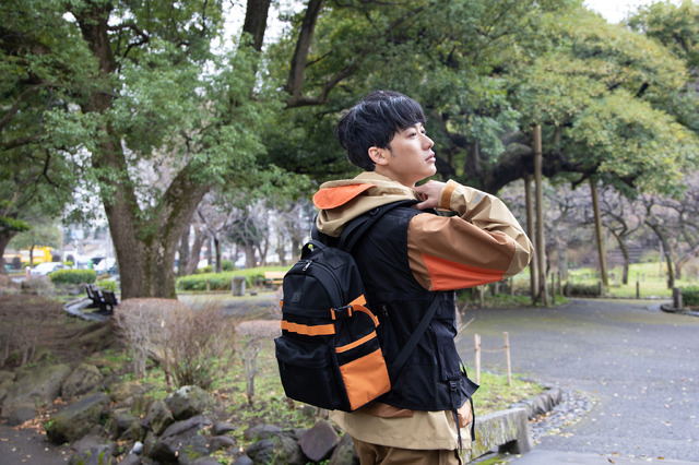 『NARUTO-ナルト- 疾風伝』コラボレーション うずまきナルトリュック 14,800円（税抜）（C）岸本斉史 スコット／集英社・テレビ東京・ぴえろ