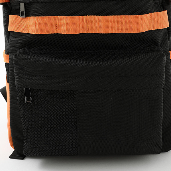 『NARUTO-ナルト- 疾風伝』コラボレーション うずまきナルトリュック 14,800円（税抜）（C）岸本斉史 スコット／集英社・テレビ東京・ぴえろ