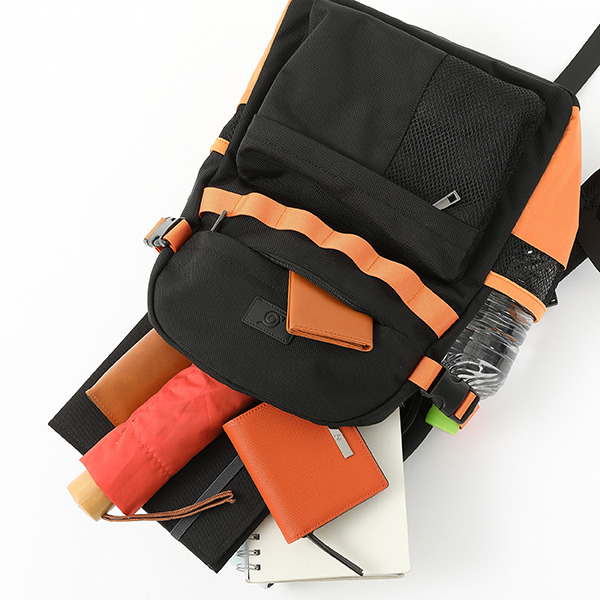 『NARUTO-ナルト- 疾風伝』コラボレーション うずまきナルトリュック 14,800円（税抜）（C）岸本斉史 スコット／集英社・テレビ東京・ぴえろ