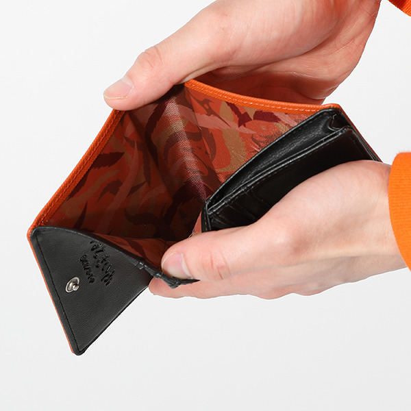 『NARUTO-ナルト- 疾風伝』コラボレーション うずまきナルト財布 9,800円（税抜）（C）岸本斉史 スコット／集英社・テレビ東京・ぴえろ