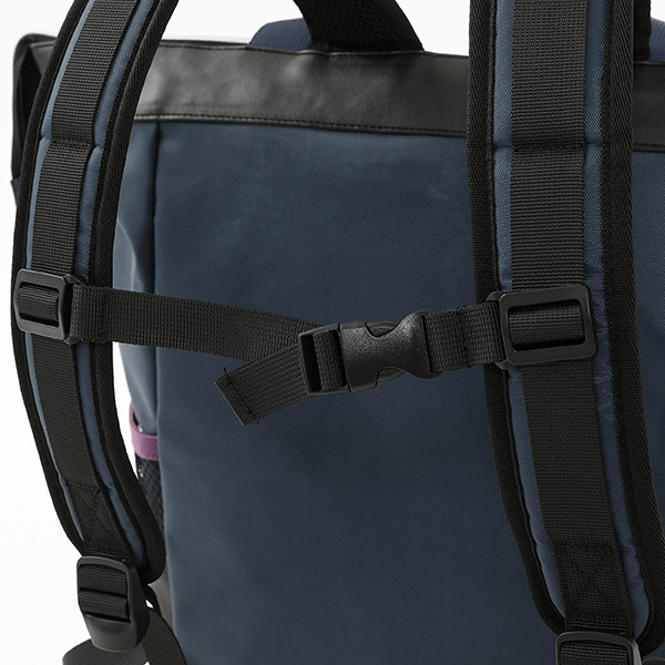 『NARUTO-ナルト- 疾風伝』コラボレーション うちはサスケバッグ 14,800円（税抜）（C）岸本斉史 スコット／集英社・テレビ東京・ぴえろ