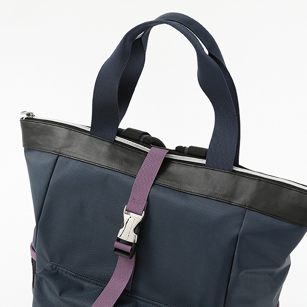 『NARUTO-ナルト- 疾風伝』コラボレーション うちはサスケバッグ 14,800円（税抜）（C）岸本斉史 スコット／集英社・テレビ東京・ぴえろ