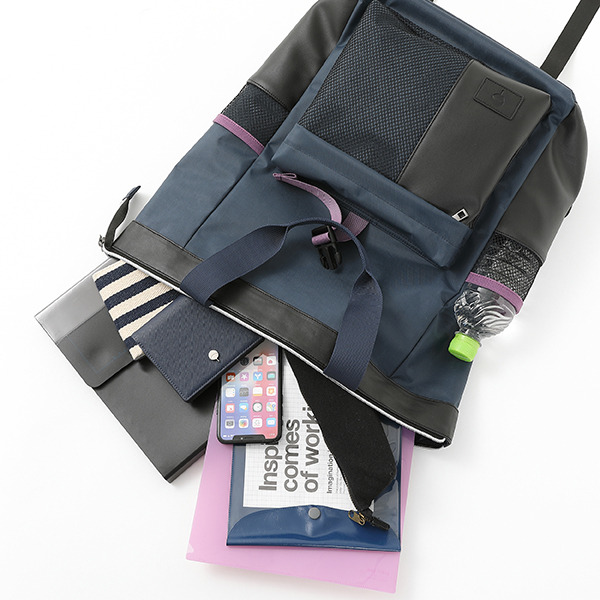 『NARUTO-ナルト- 疾風伝』コラボレーション うちはサスケバッグ 14,800円（税抜）（C）岸本斉史 スコット／集英社・テレビ東京・ぴえろ