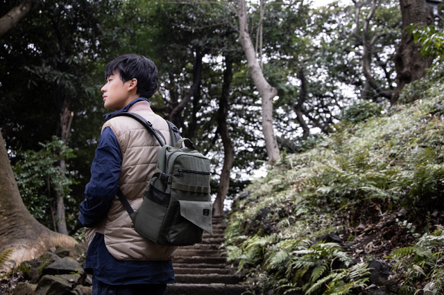 『NARUTO-ナルト- 疾風伝』コラボレーション はたけカカシバッグ 14,800円（税抜）（C）岸本斉史 スコット／集英社・テレビ東京・ぴえろ