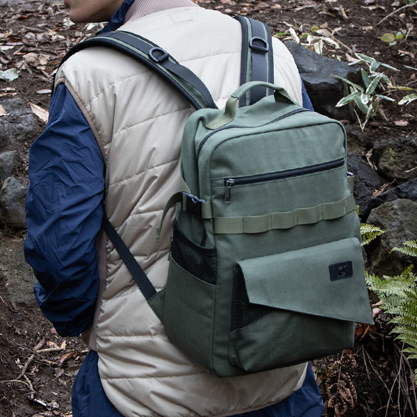 『NARUTO-ナルト- 疾風伝』コラボレーション はたけカカシバッグ 14,800円（税抜）（C）岸本斉史 スコット／集英社・テレビ東京・ぴえろ