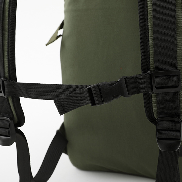 『NARUTO-ナルト- 疾風伝』コラボレーション はたけカカシバッグ 14,800円（税抜）（C）岸本斉史 スコット／集英社・テレビ東京・ぴえろ