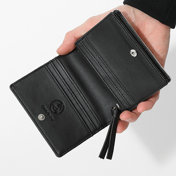 『NARUTO-ナルト- 疾風伝』コラボレーション はたけカカシ財布 9,800円（税抜）（C）岸本斉史 スコット／集英社・テレビ東京・ぴえろ