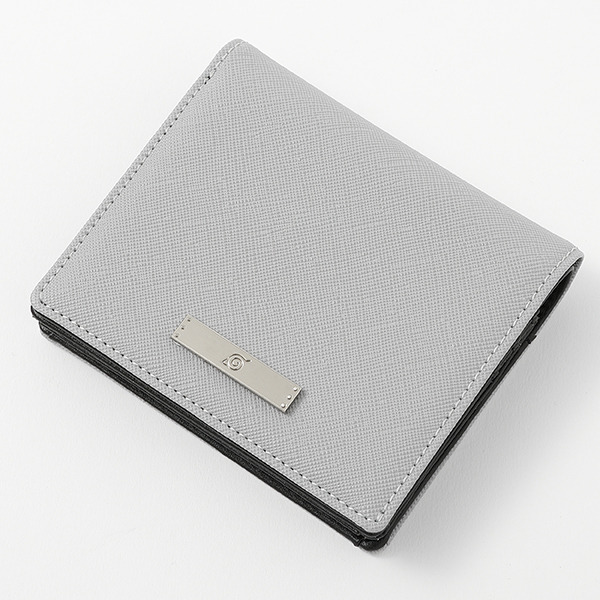 『NARUTO-ナルト- 疾風伝』コラボレーション はたけカカシ財布 9,800円（税抜）（C）岸本斉史 スコット／集英社・テレビ東京・ぴえろ