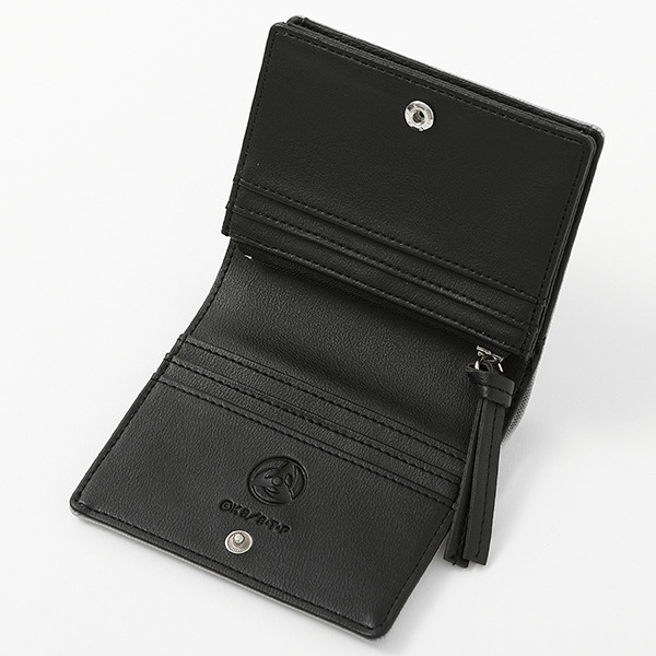 『NARUTO-ナルト- 疾風伝』コラボレーション はたけカカシ財布 9,800円（税抜）（C）岸本斉史 スコット／集英社・テレビ東京・ぴえろ