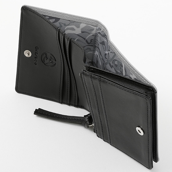 『NARUTO-ナルト- 疾風伝』コラボレーション はたけカカシ財布 9,800円（税抜）（C）岸本斉史 スコット／集英社・テレビ東京・ぴえろ