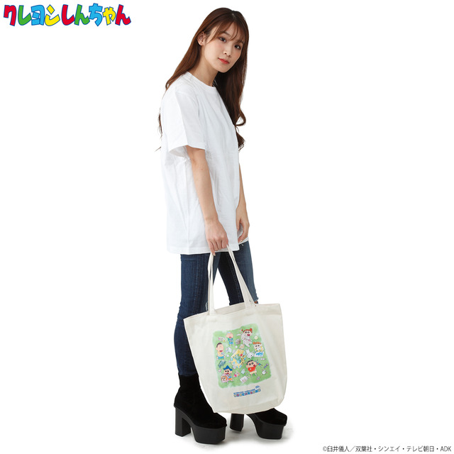 「クレヨンしんちゃん　OMOCHABOKO　トートバッグ」各3,850円(税込)(送料・手数料別途)(C)臼井儀人／双葉社・シンエイ・テレビ朝日・ADK