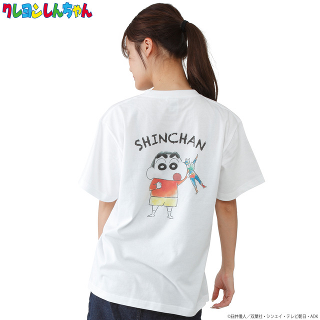 「クレヨンしんちゃん　OMOCHABOKO　ポケット付きTシャツ」各4,400円(税込)(送料・手数料別途)(C)臼井儀人／双葉社・シンエイ・テレビ朝日・ADK