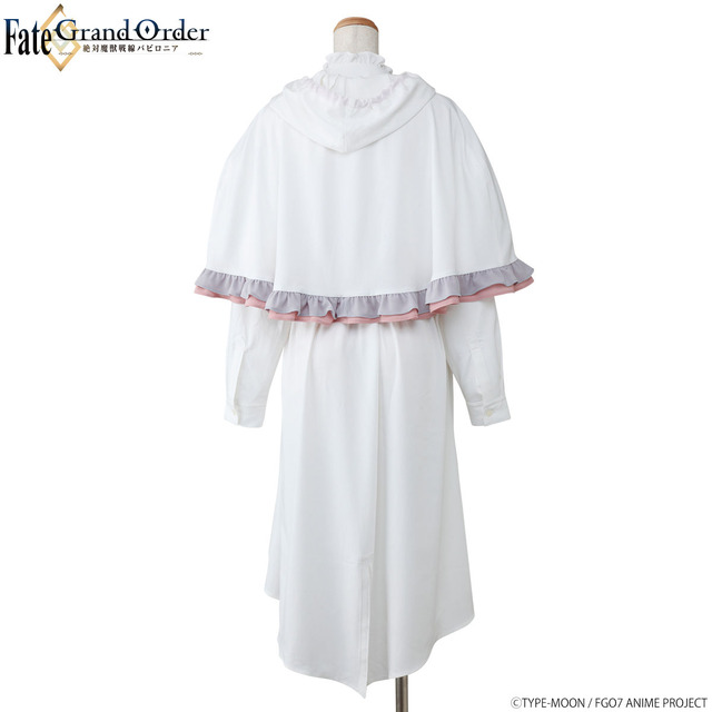 「Fate/Grand Order -絶対魔獣戦線バビロニア- ワンピース（マーリン）」13,420円（税込）（C）TYPE-MOON / FGO7 ANIME PROJECT