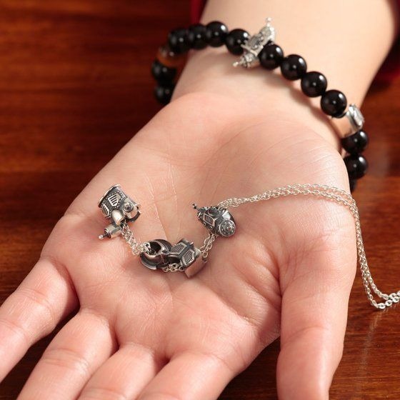 「キングジョーモデル」ペンダントネックレス　16,500円（税込）（C）円谷プロ