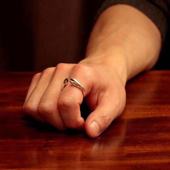 「バルタン星人モデル」リング　9,900円（税込）（C）円谷プロ