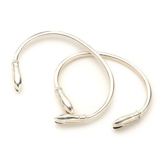 「バルタン星人モデル」バングル　17,600円（税込）（C）円谷プロ