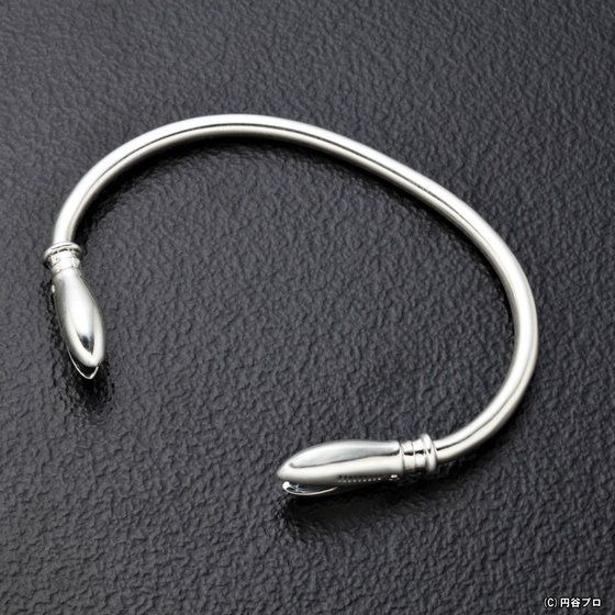 「バルタン星人モデル」バングル　17,600円（税込）（C）円谷プロ