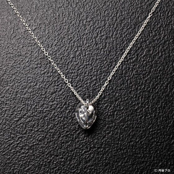 「レッドキングモデル」ペンダント　12,100円（税込）（C）円谷プロ