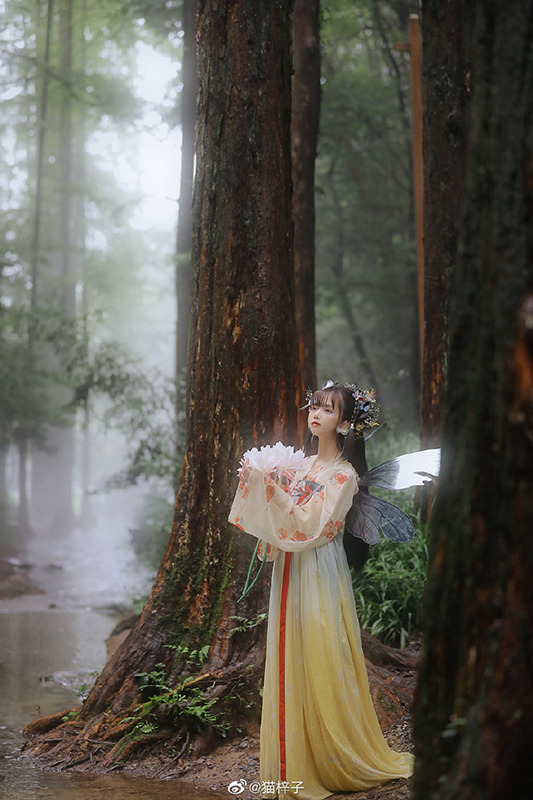 中国トップロリータモデル・猫梓子の超絶美少女ぶり！圧倒的で唯一無二の表情力で魅せる【写真42枚】