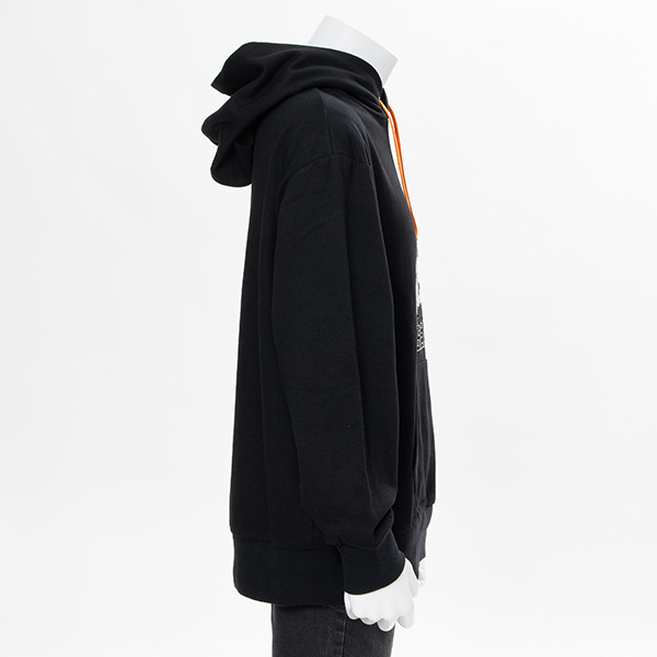 「黒崎一護 モデル パーカー」9,800円(税別) （C）久保帯人／集英社・テレビ東京・dentsu・ぴえろ