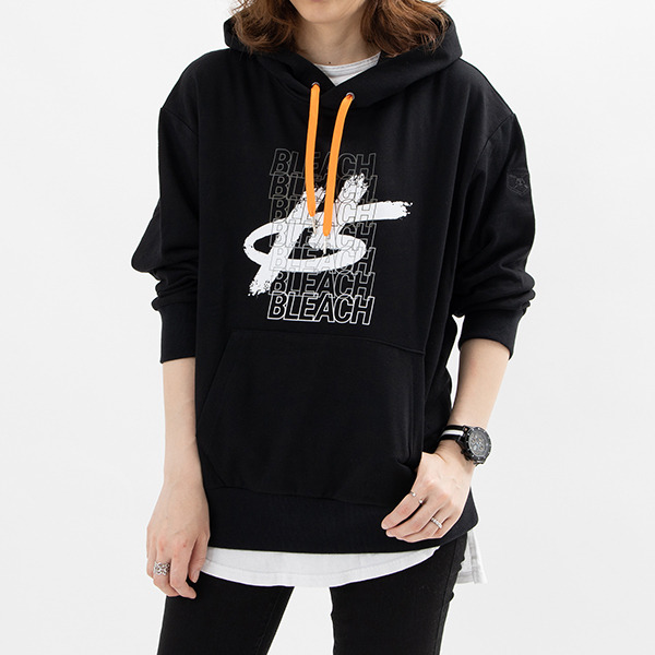 「黒崎一護 モデル パーカー」9,800円(税別) （C）久保帯人／集英社・テレビ東京・dentsu・ぴえろ