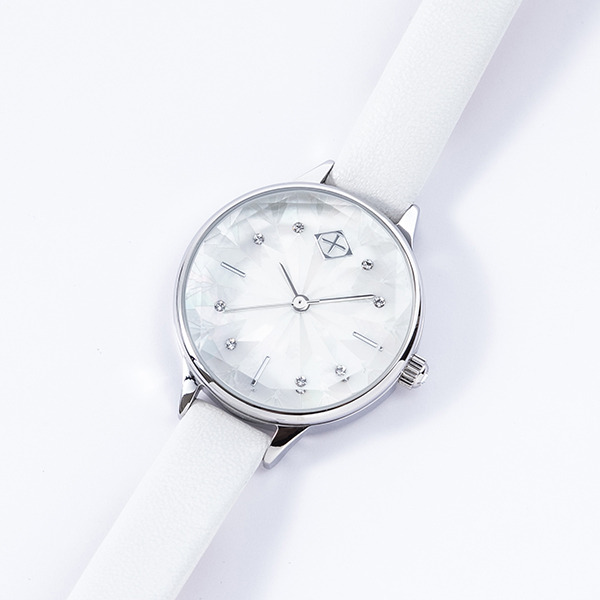 「日番谷冬獅郎 モデル 腕時計」15,800円(税別)（C）久保帯人／集英社・テレビ東京・dentsu・ぴえろ