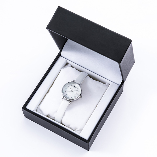 「日番谷冬獅郎 モデル 腕時計」15,800円(税別)（C）久保帯人／集英社・テレビ東京・dentsu・ぴえろ