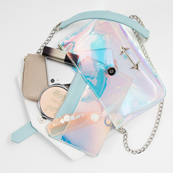 「日番谷冬獅郎 モデル  ショルダーバッグ」12,800円(税別)（C）久保帯人／集英社・テレビ東京・dentsu・ぴえろ