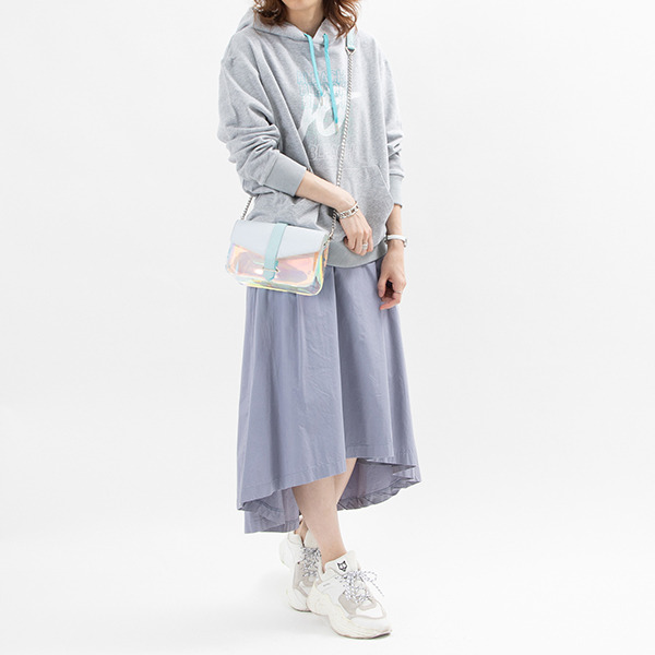 「日番谷冬獅郎 モデル  ショルダーバッグ」12,800円(税別)（C）久保帯人／集英社・テレビ東京・dentsu・ぴえろ