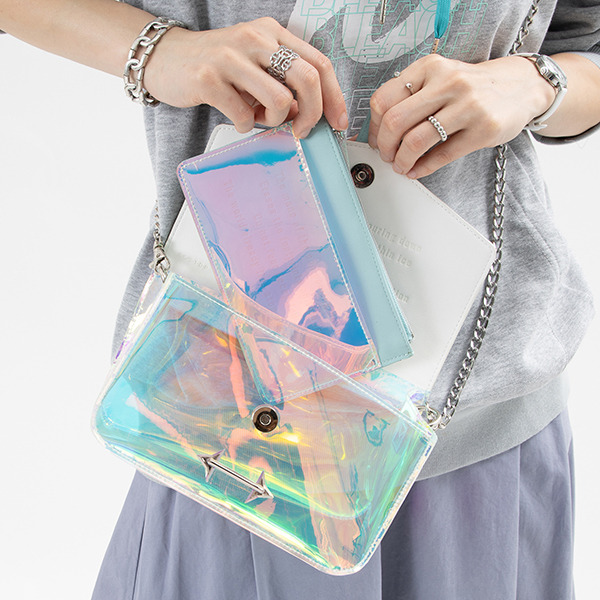 「日番谷冬獅郎 モデル  ショルダーバッグ」12,800円(税別)（C）久保帯人／集英社・テレビ東京・dentsu・ぴえろ