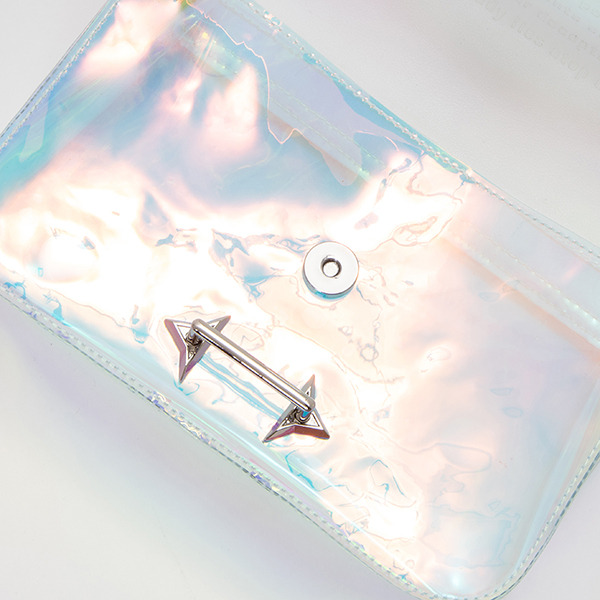 「日番谷冬獅郎 モデル  ショルダーバッグ」12,800円(税別)（C）久保帯人／集英社・テレビ東京・dentsu・ぴえろ