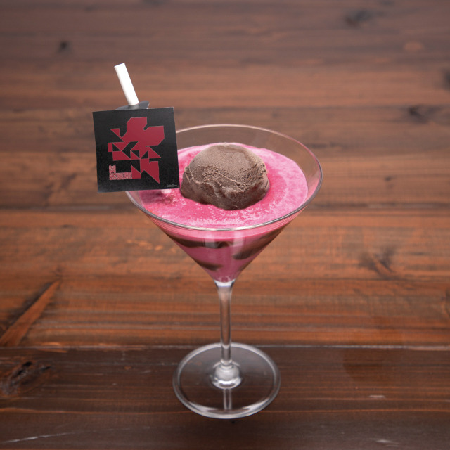 「EVANGELION CAFE&DINER」スムージー -NERV -990円（C）カラー