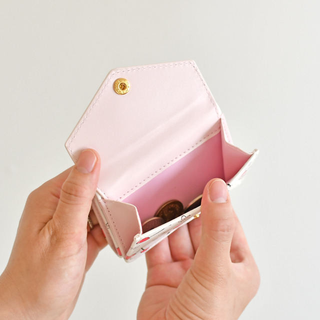 「ミニウォレット」3,500円（税抜）（C）2015-2020 DMM GAMES/Nitroplus