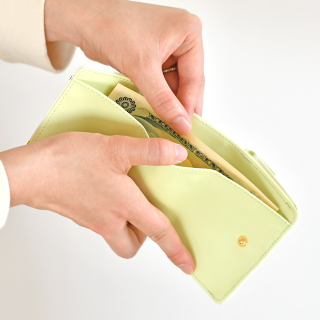 「ミニウォレット」3,500円（税抜）（C）2015-2020 DMM GAMES/Nitroplus