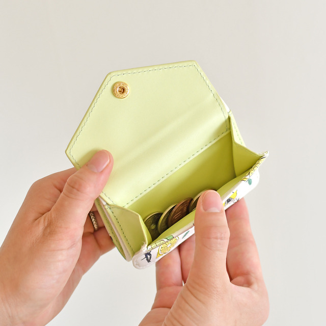 「ミニウォレット」3,500円（税抜）（C）2015-2020 DMM GAMES/Nitroplus