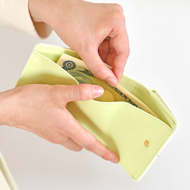 「ミニウォレット」3,500円（税抜）（C）2015-2020 DMM GAMES/Nitroplus