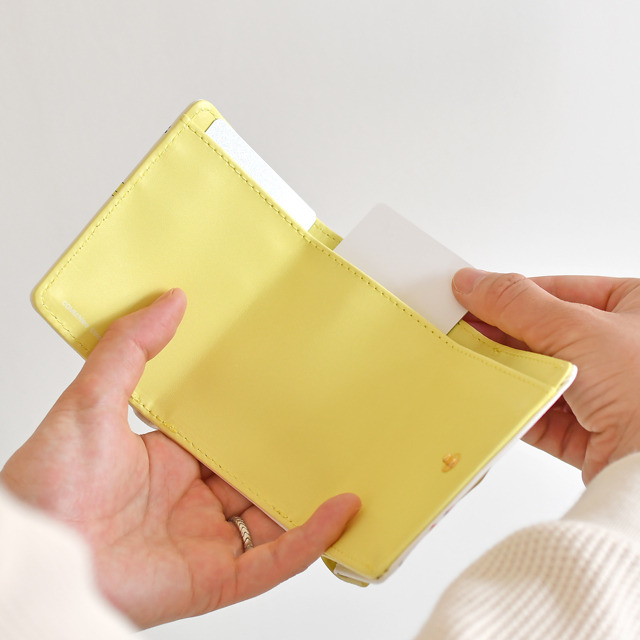 「ミニウォレット」3,500円（税抜）（C）2015-2020 DMM GAMES/Nitroplus