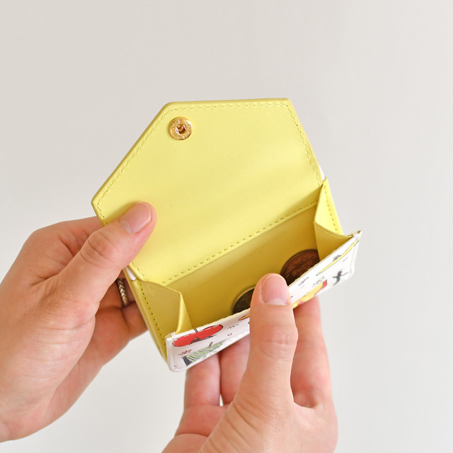 「ミニウォレット」3,500円（税抜）（C）2015-2020 DMM GAMES/Nitroplus