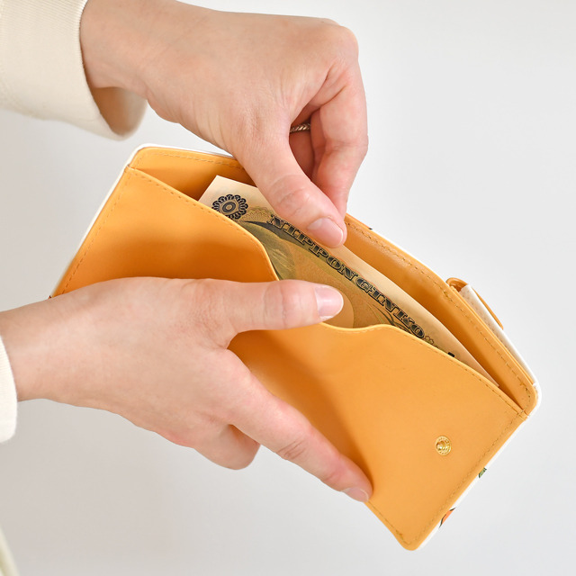 「ミニウォレット」3,500円（税抜）（C）2015-2020 DMM GAMES/Nitroplus