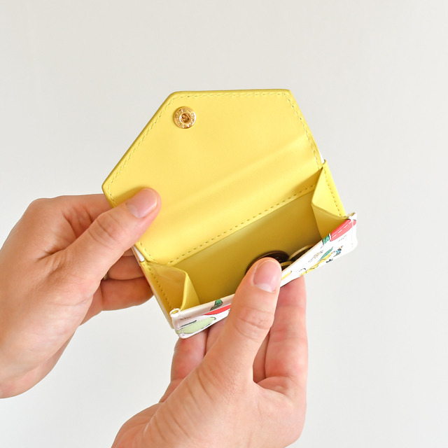 「ミニウォレット」3,500円（税抜）（C）2015-2020 DMM GAMES/Nitroplus