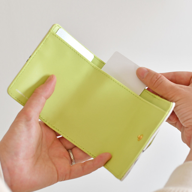 「ミニウォレット」3,500円（税抜）（C）2015-2020 DMM GAMES/Nitroplus