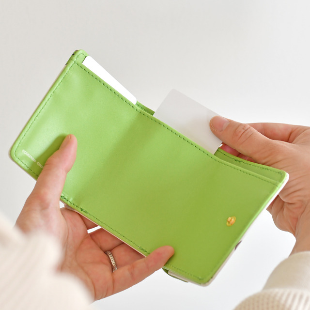 「ミニウォレット」3,500円（税抜）（C）2015-2020 DMM GAMES/Nitroplus